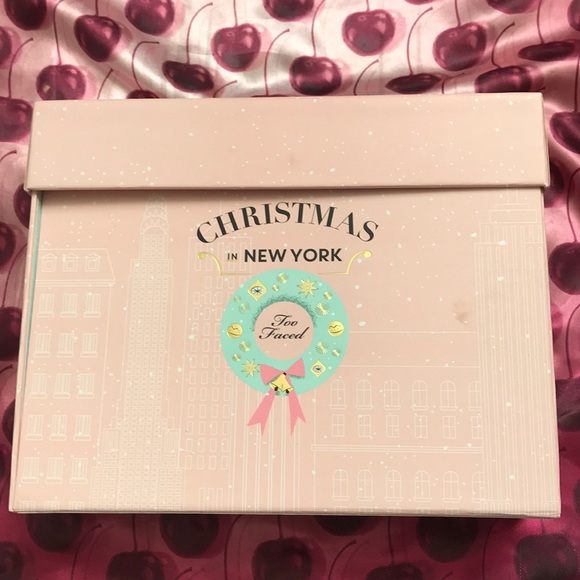 Too Faced Christmas in New York Dollhouse box - Picture 5 of 5